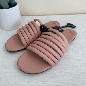 New Time And Tru Blush Pink Vegan Tubular Multi Band Slide Sandals Woman’s 9